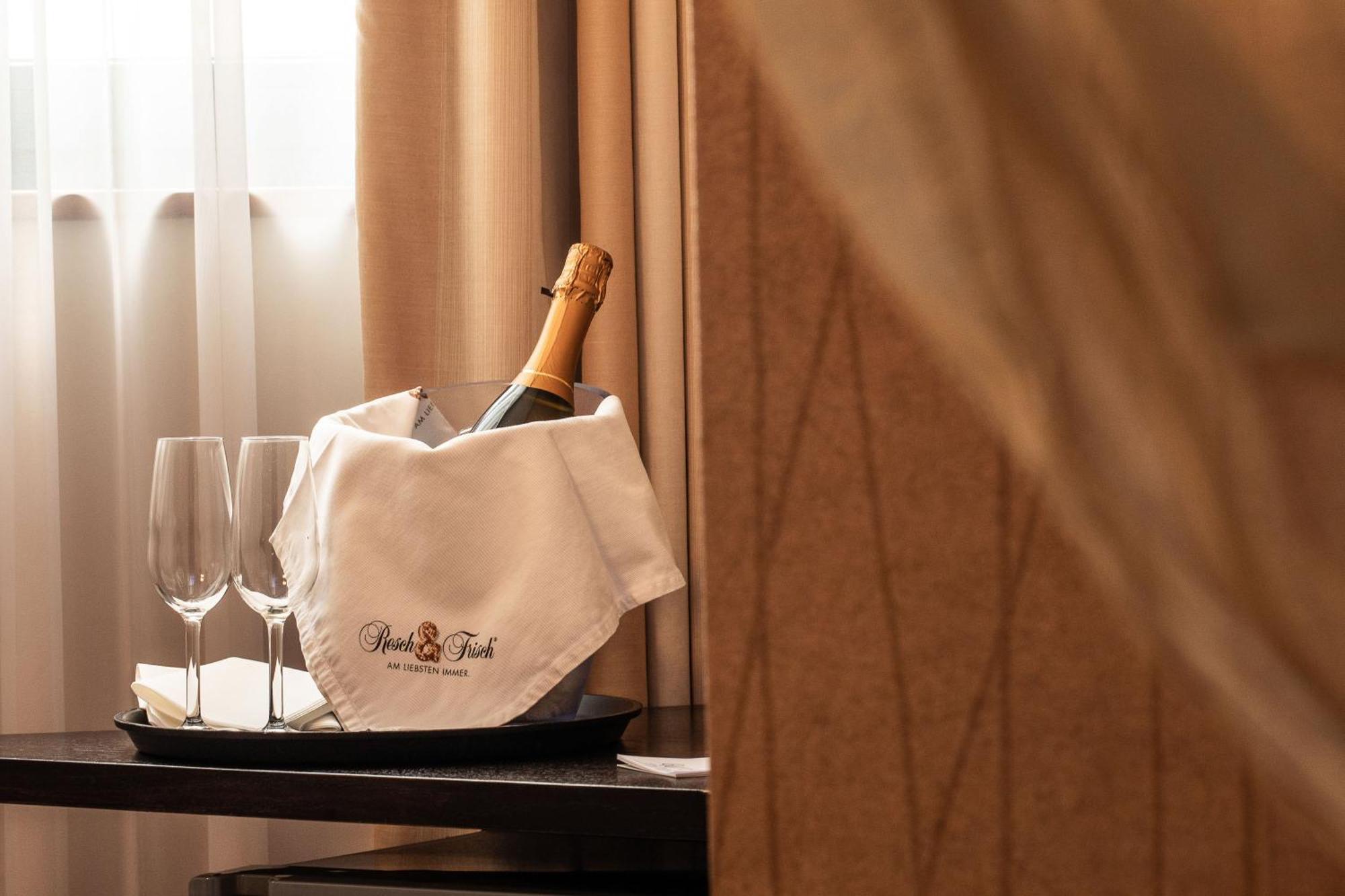 Welcome Hotel Λενιάνο Εξωτερικό φωτογραφία