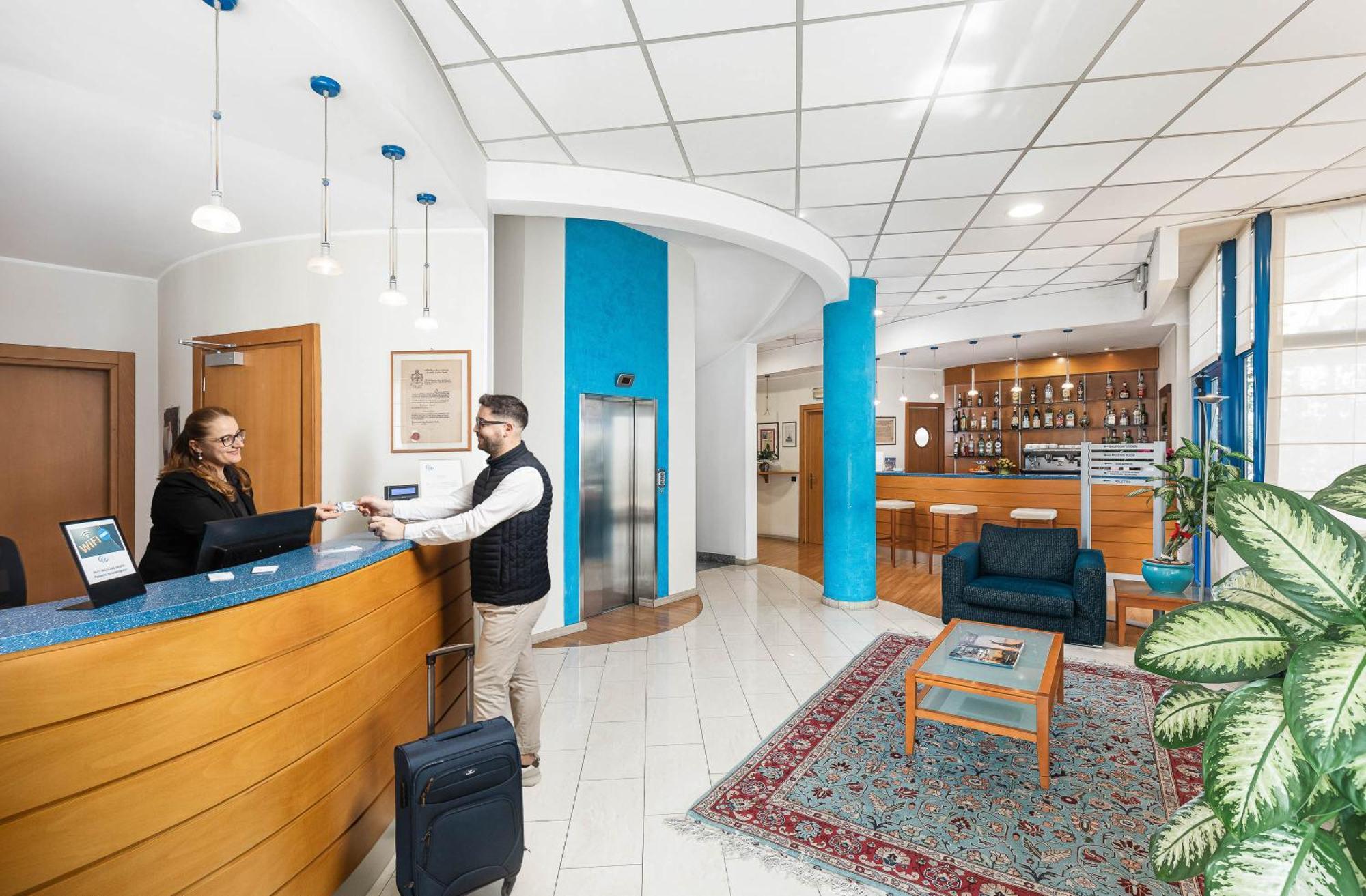 Welcome Hotel Λενιάνο Εξωτερικό φωτογραφία